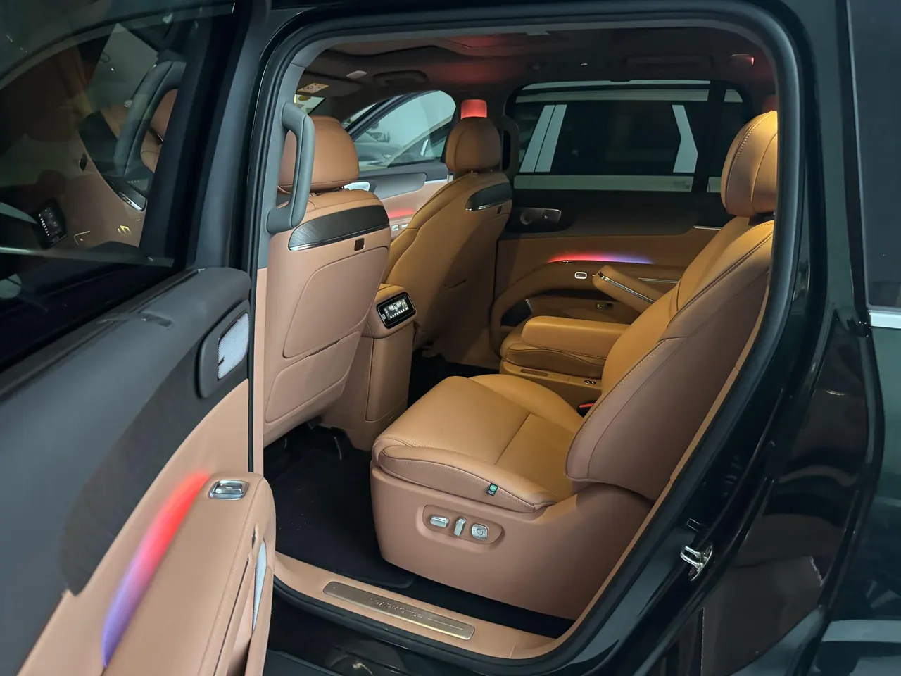 Leapmotor 2026 D 19 500 Zhizun Edition 6-seat Automatic Gear 5
