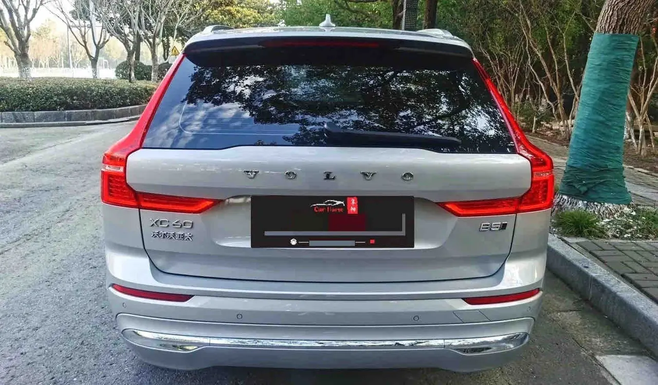 Volvo 2022 XC60 48V 2.0T B5 4-wheel drive Zhiyuan Deluxe Edition Automatic Gear 9