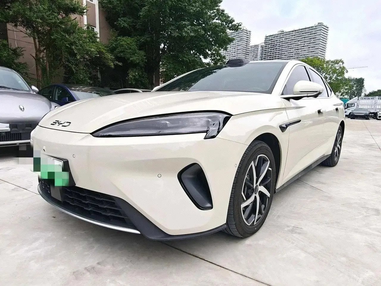 BYD 2026 Seal 07 DM-i 1.5T CVT 230km Flagship Automatic - View 1