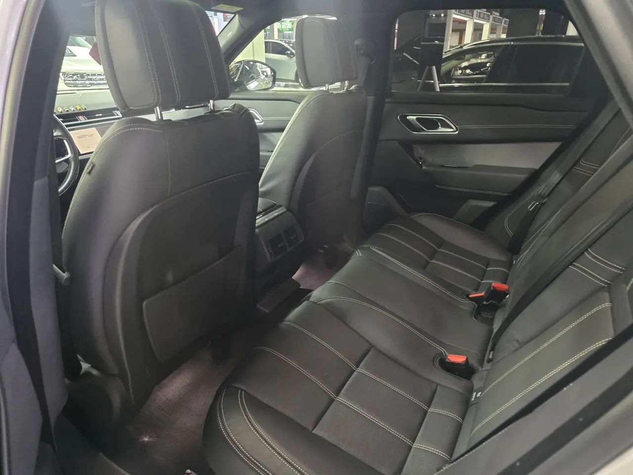Land Rover Range Rover Star Vein (Imported) 2022 Range Rover Star Vein 2.0T 250PS Gold Collector's Edition Automatic Gear 5