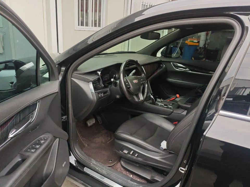 Cadillac 2022 XT6 48V 2.0T 6-seat two-wheel drive luxury automatic gear 5