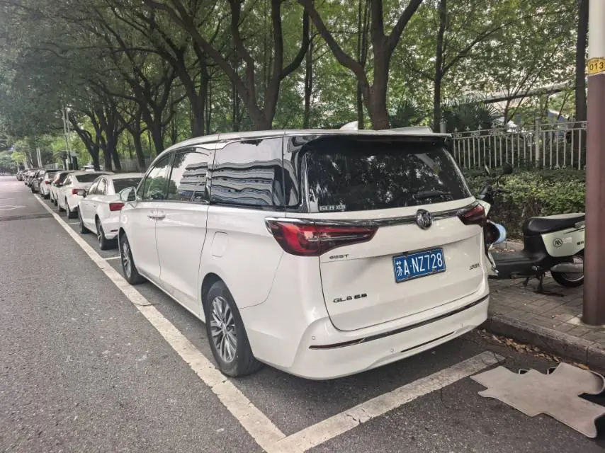 Buick 2021 GL8 ES Lu Zun 2.0T 653T Exclusive Automatic Gear 3