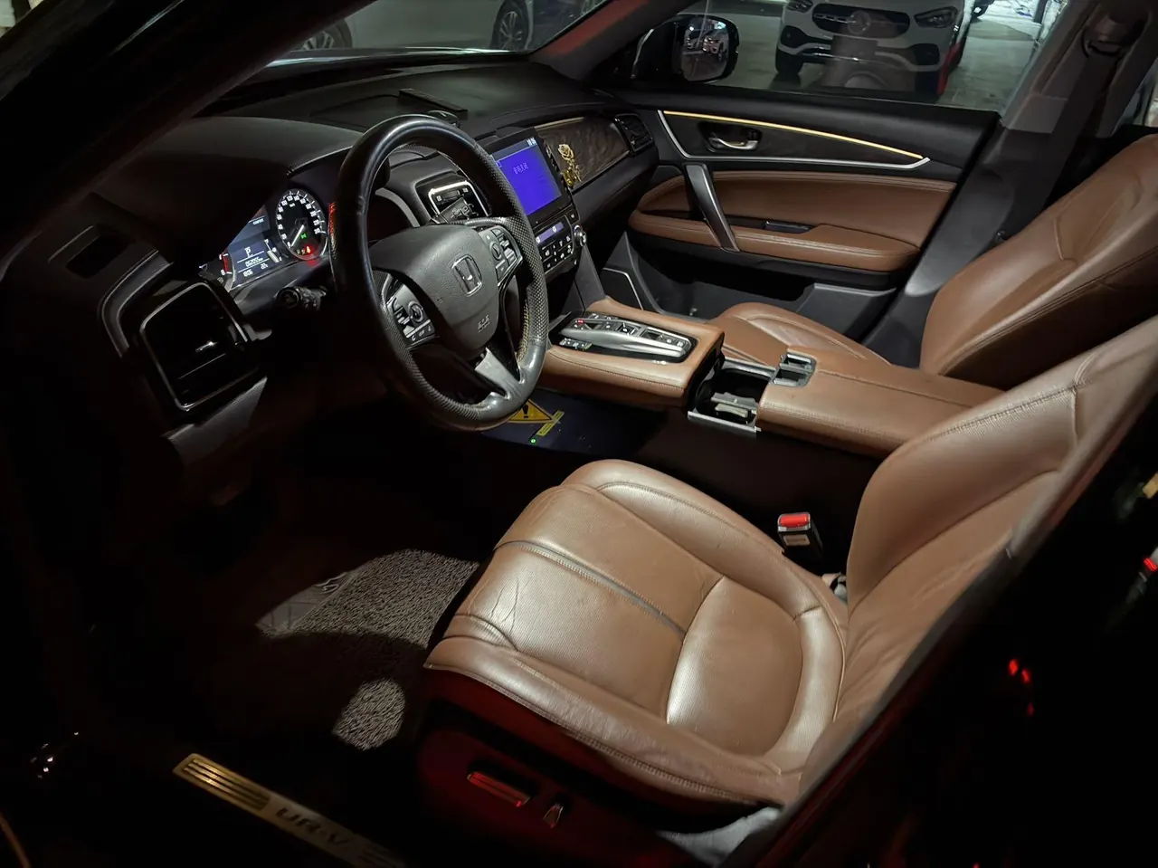 Honda 2020 UR-V 2.0T 370TURBO two-drive elegant version of automatic gear 4