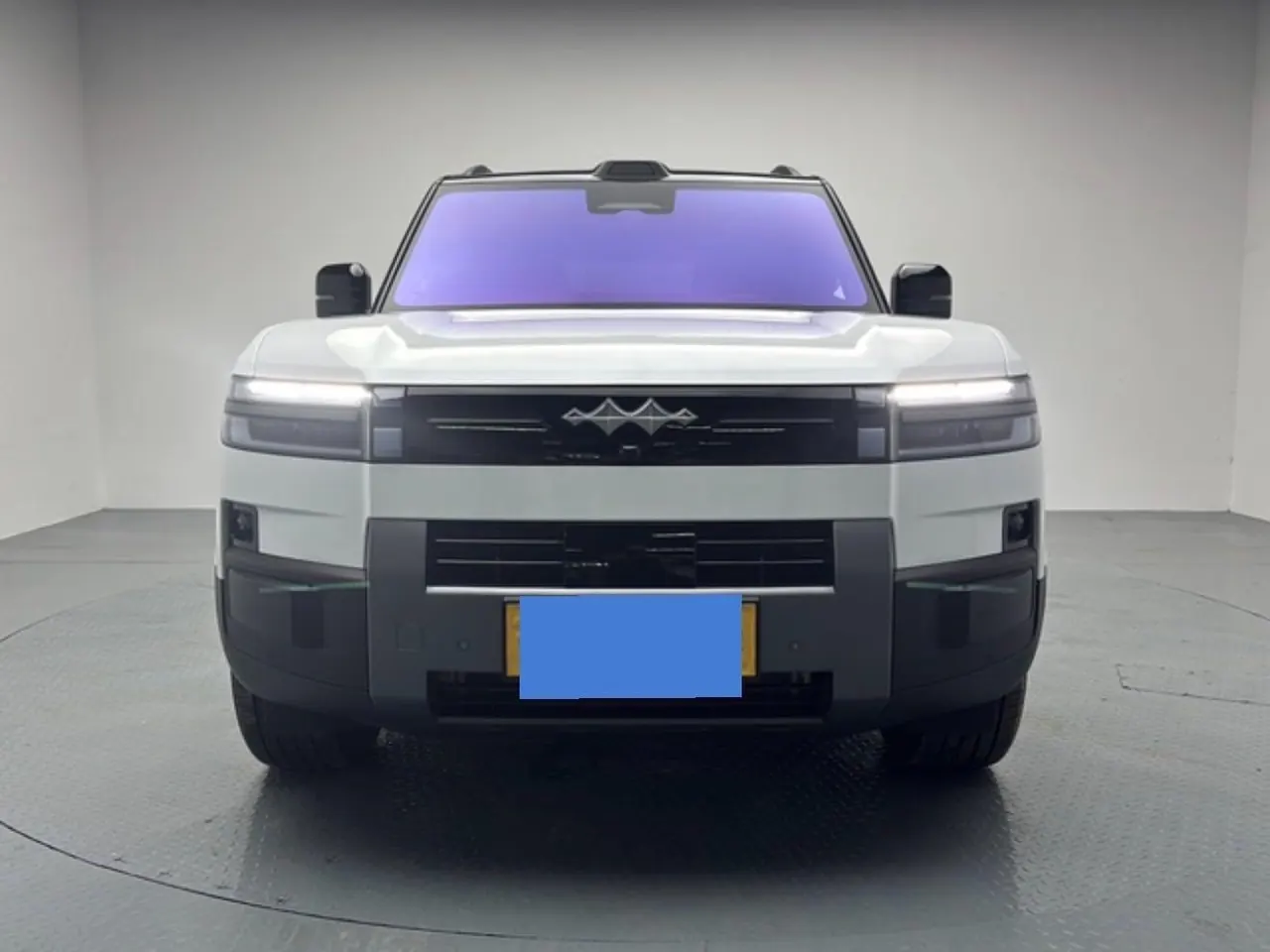 FangChengBao 2025 titanium 7 1.5T stepless 190KM four-wheel drive Ultra version of automatic gear 2