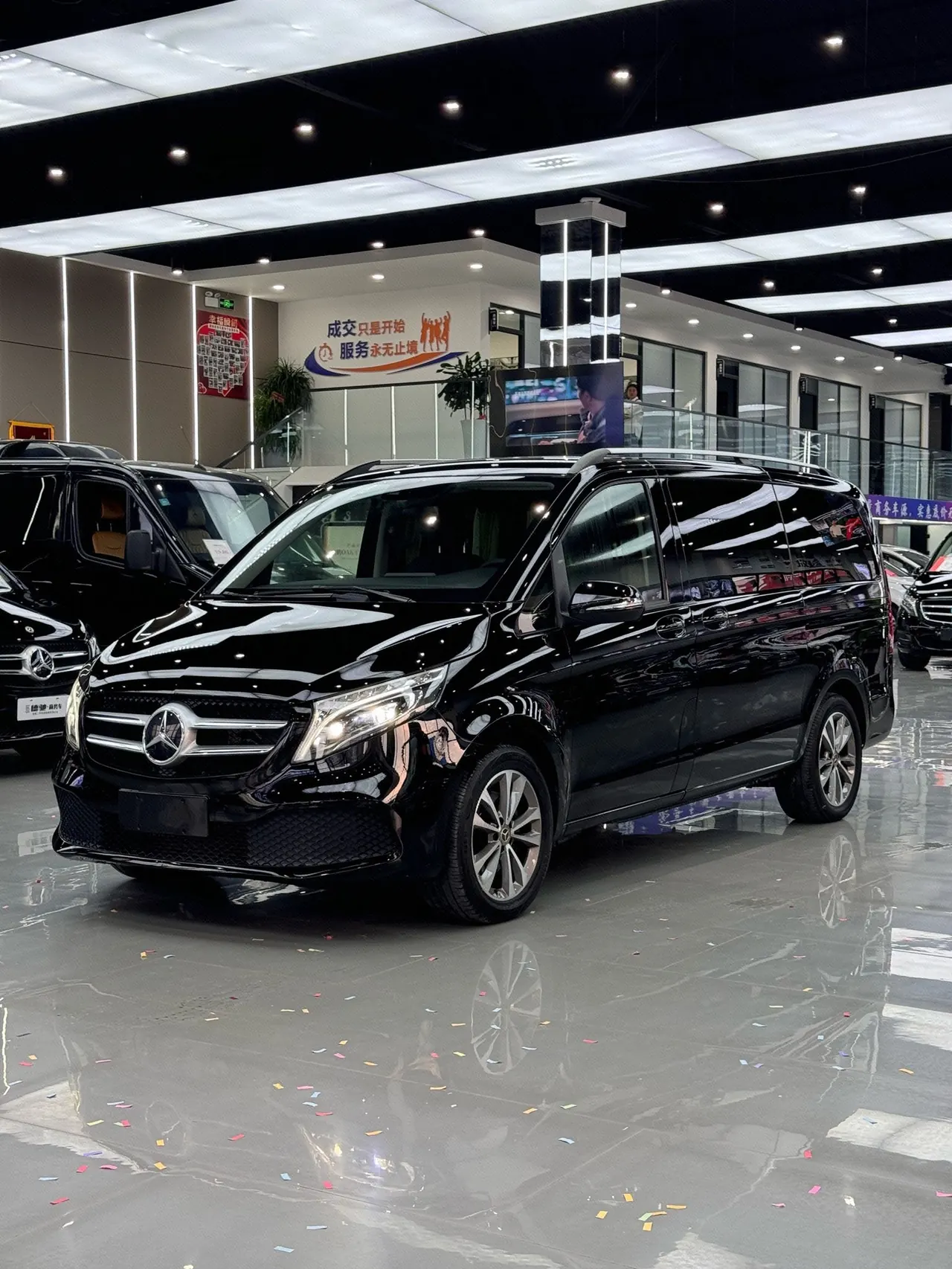 Mercedes Benz Class V 2020V 260 2.0T Pilot Edition Automatic Gear - View 1