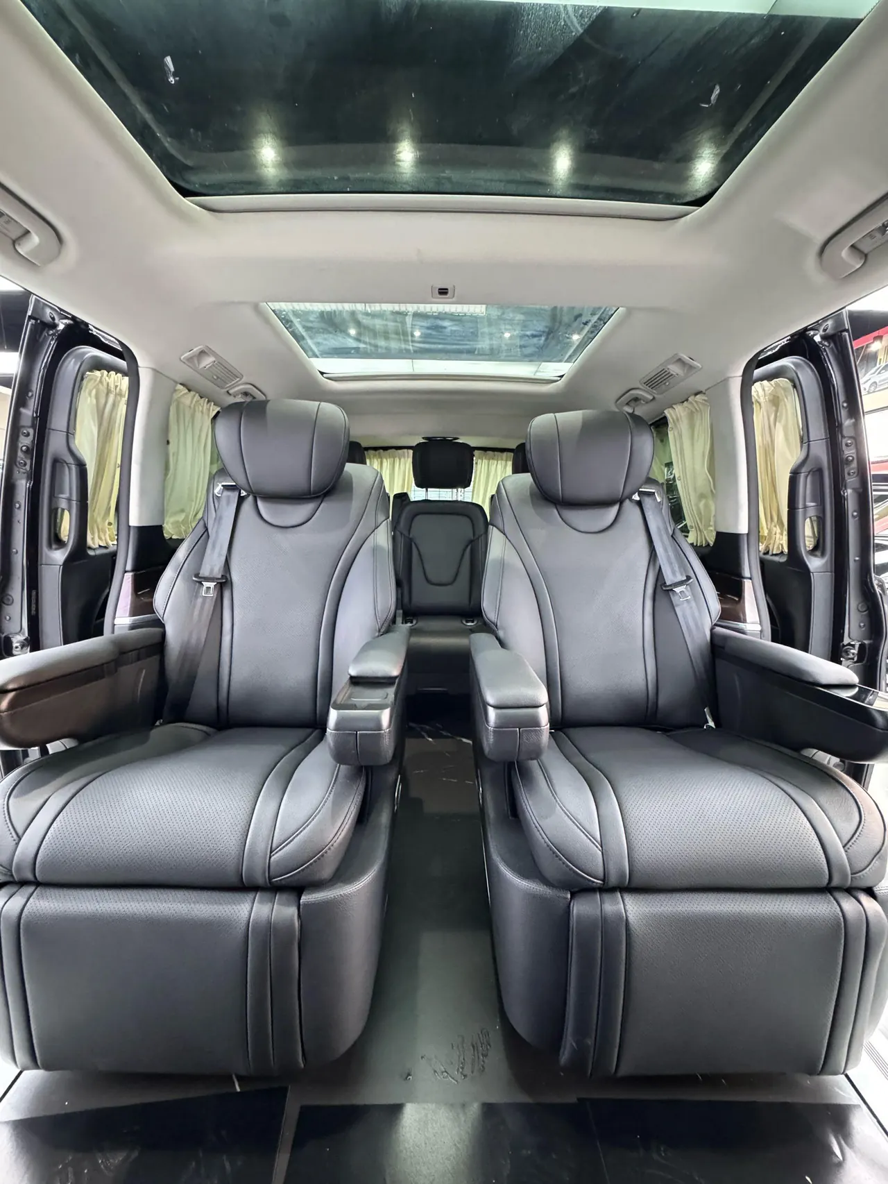 Mercedes Benz Class V 2020V 260 2.0T Pilot Edition Automatic Gear 3