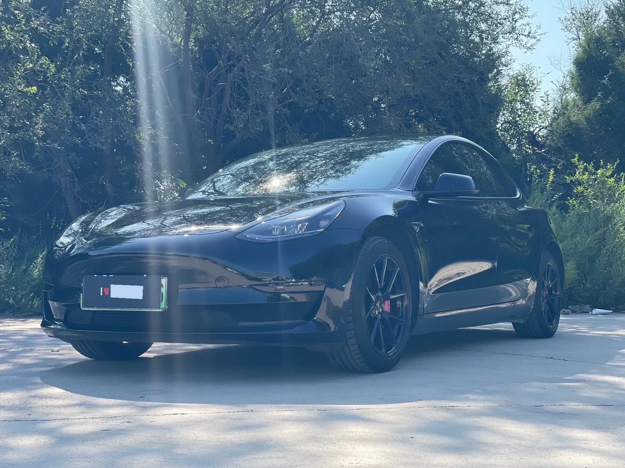 Open image lightbox: Tesla 2022 Model 3 rear-wheel drive version of automatic transmission