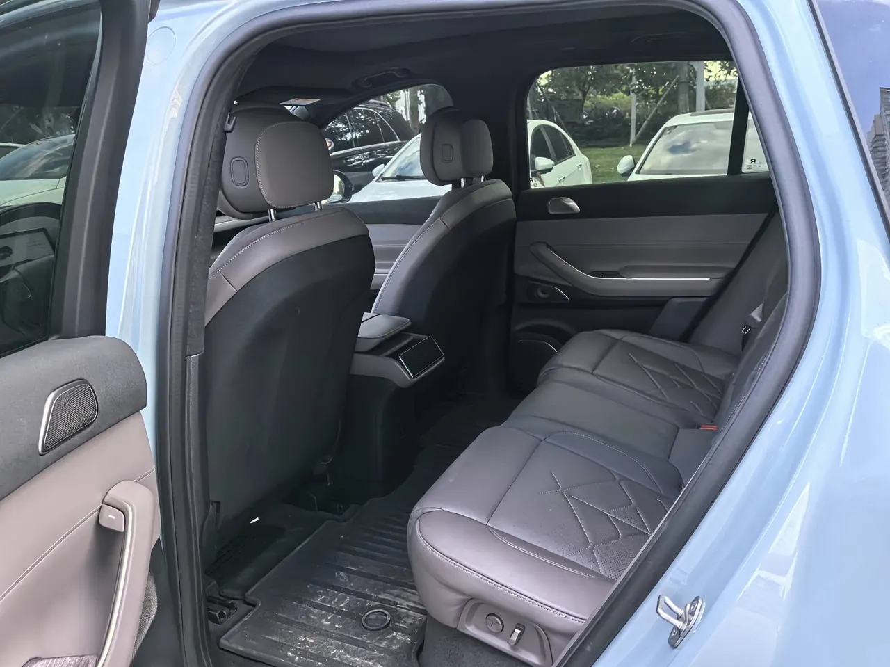 NIO 2022 ES 7 100kWh First Edition Automatic Gear 6