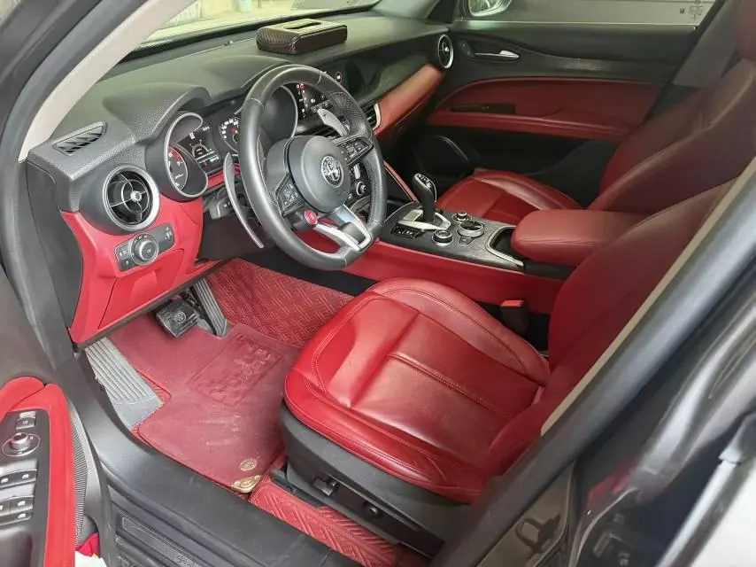 Alfa-Romeo Stelvio (Imported) 2021 Stelvio 2.0T 280HP Deluxe Automatic Gear 6