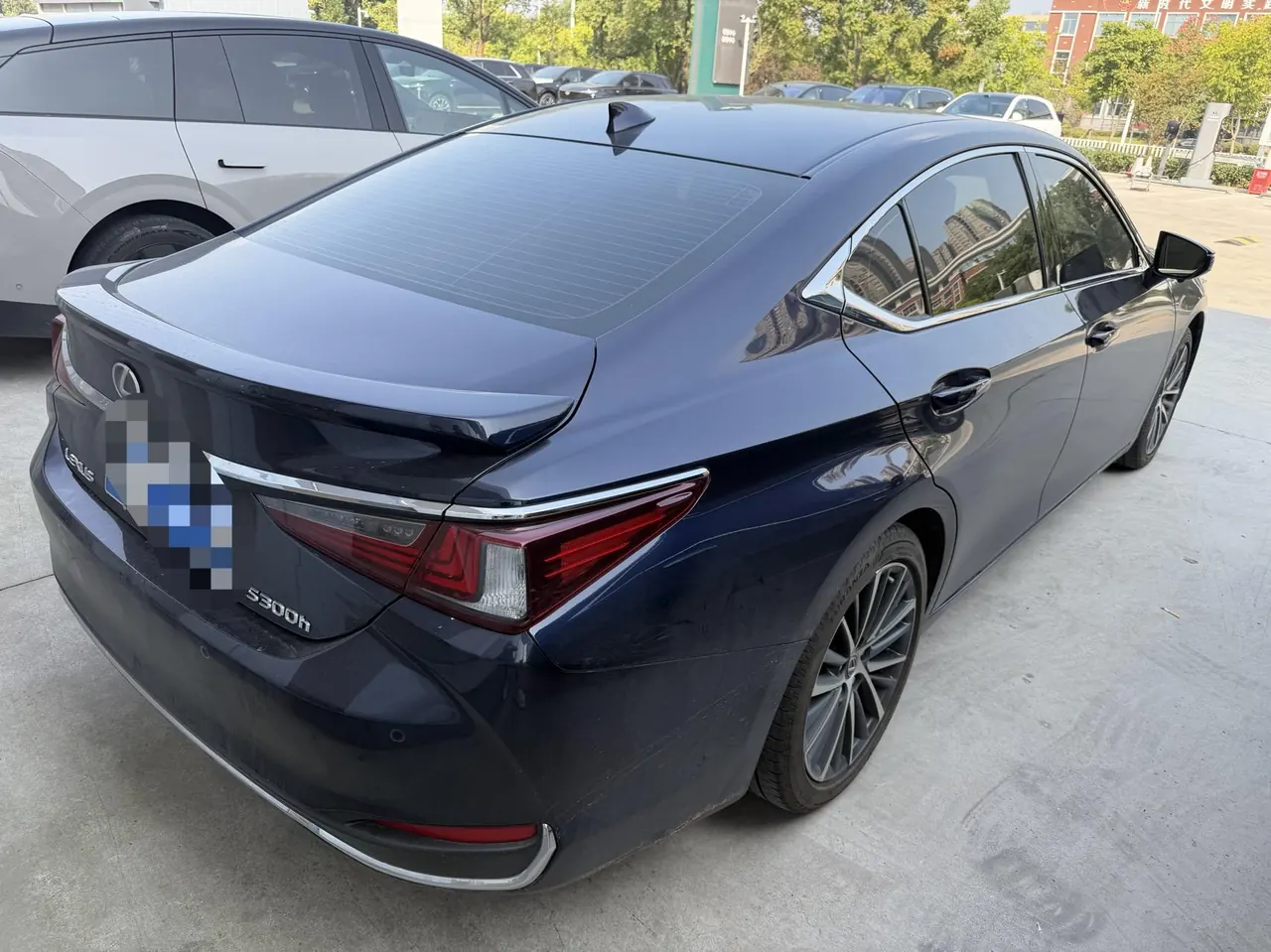 Lexus ES (Imported) 2022 ES300h 2.5 Stepless Premium Edition Automatic Gear 4