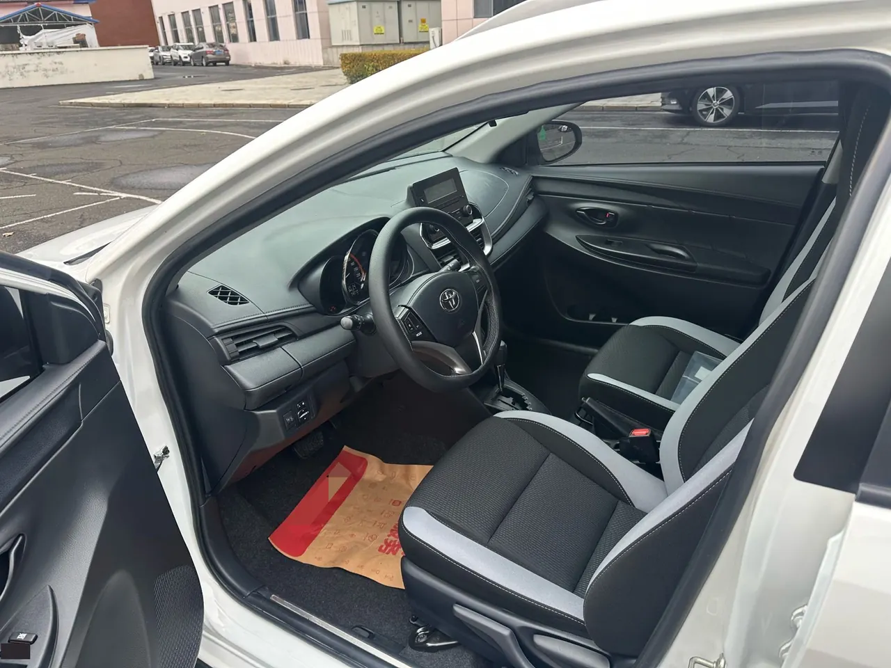 Toyota yaris 2022 YARiS L Zhixuan X 1.5 Stepless Leading PLUS Edition Automatic Gear 6
