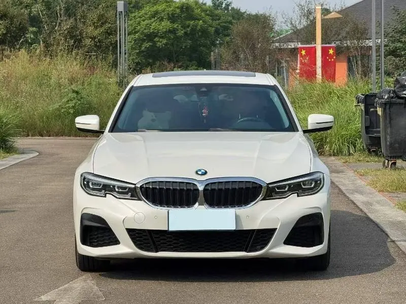 BMW 3 Series 2022 325i 2.0T M Sports Suit (Modified) Automatic Gear 2
