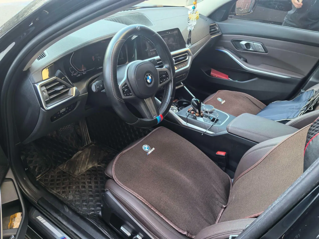 BMW 3 Series 2022 325i 2.0T M Sports Suit (Modified) Automatic Gear 2