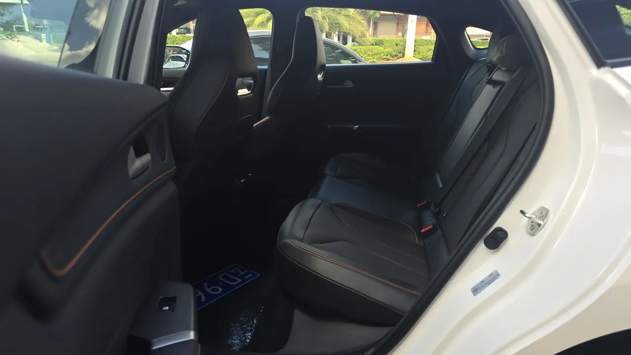 ChangAn 2026 UNI-V HEV 1.5T Blue Whale Super Qing Zhiyue Automatic Gear 3