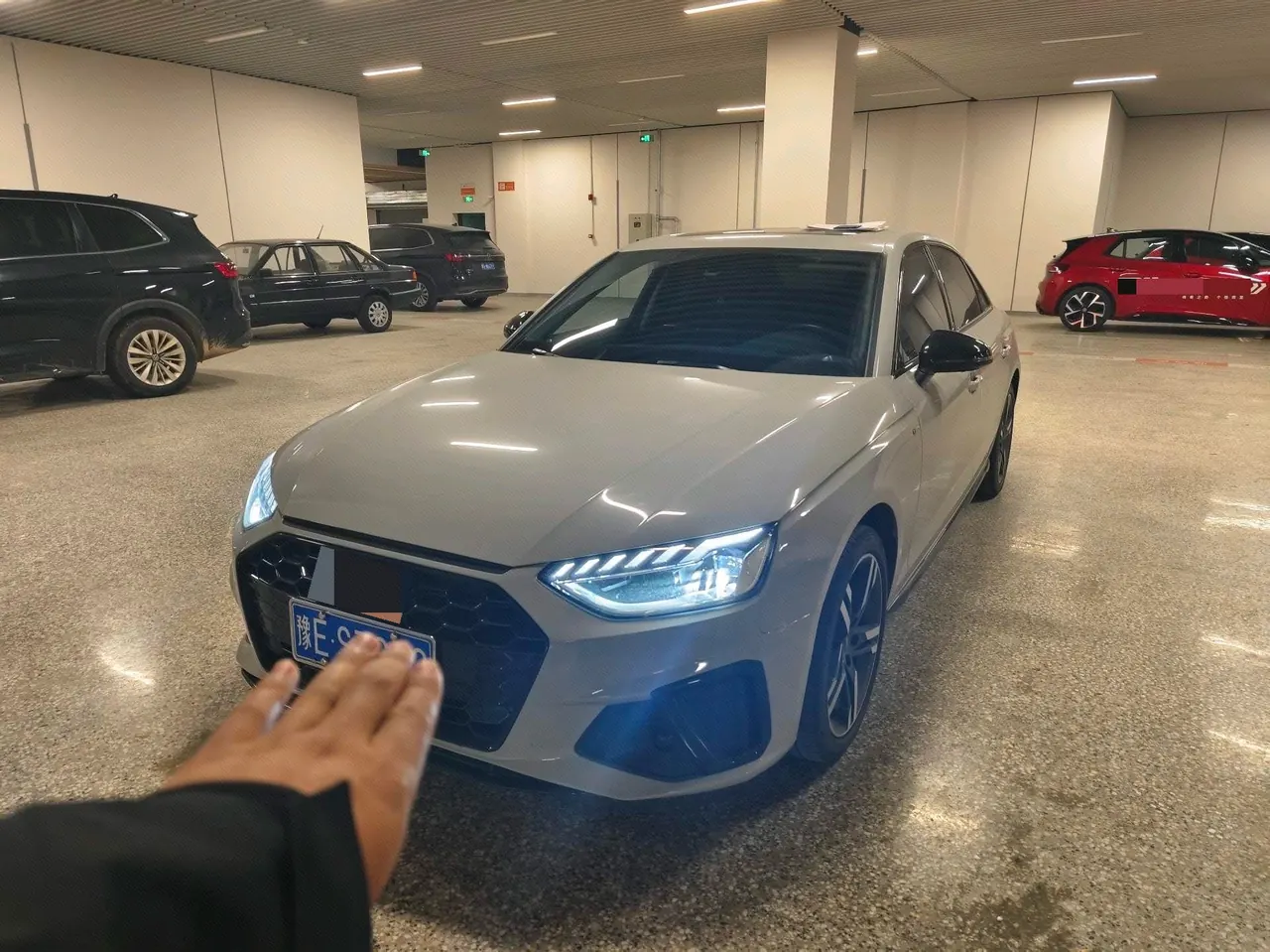 Open image lightbox: Audi 2022 A4L 2.0TFSI 40TFSI Deluxe Dynamic Automatic