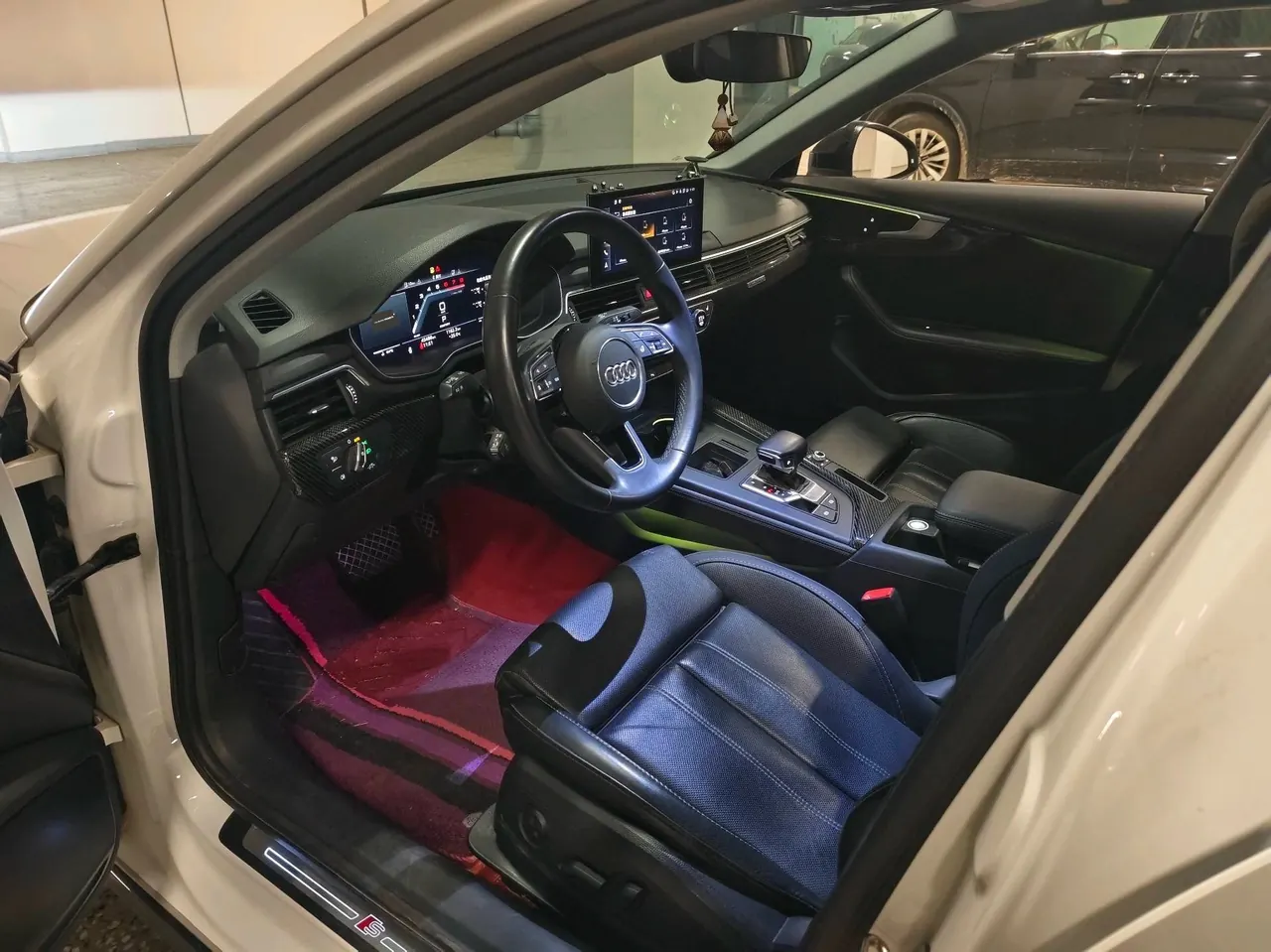 Audi 2022 A4L 2.0TFSI 40TFSI Deluxe Dynamic Automatic 2