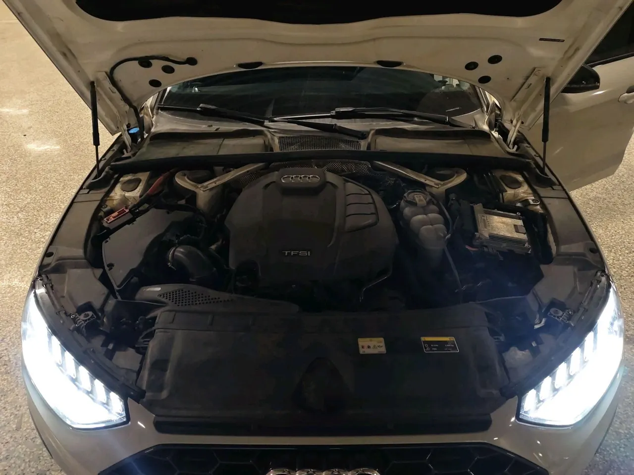 Audi 2022 A4L 2.0TFSI 40TFSI Deluxe Dynamic Automatic 3
