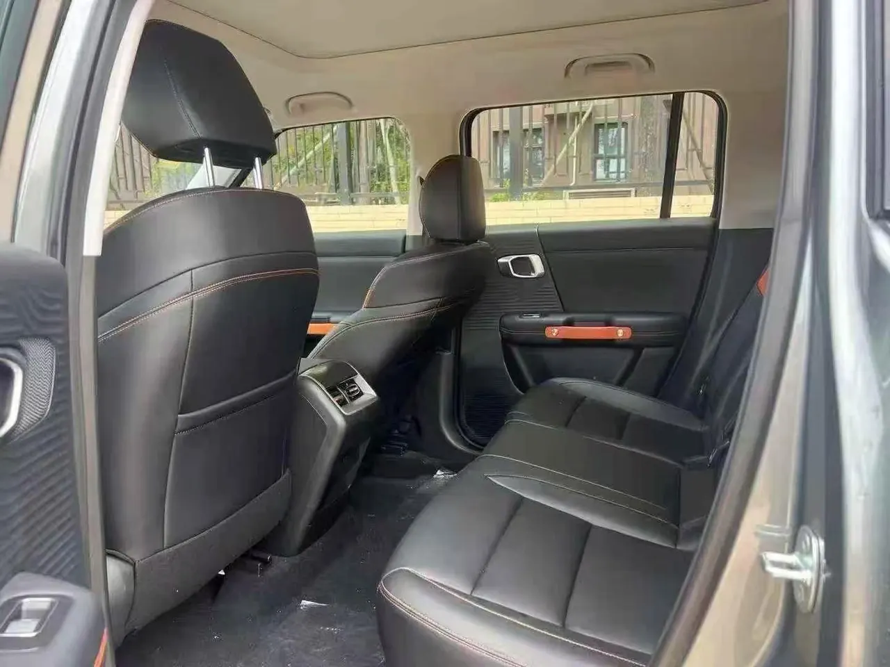 Beijing 2026 BJ30 1.5T Traveler Two-Drive Standard Automatic Gear 2
