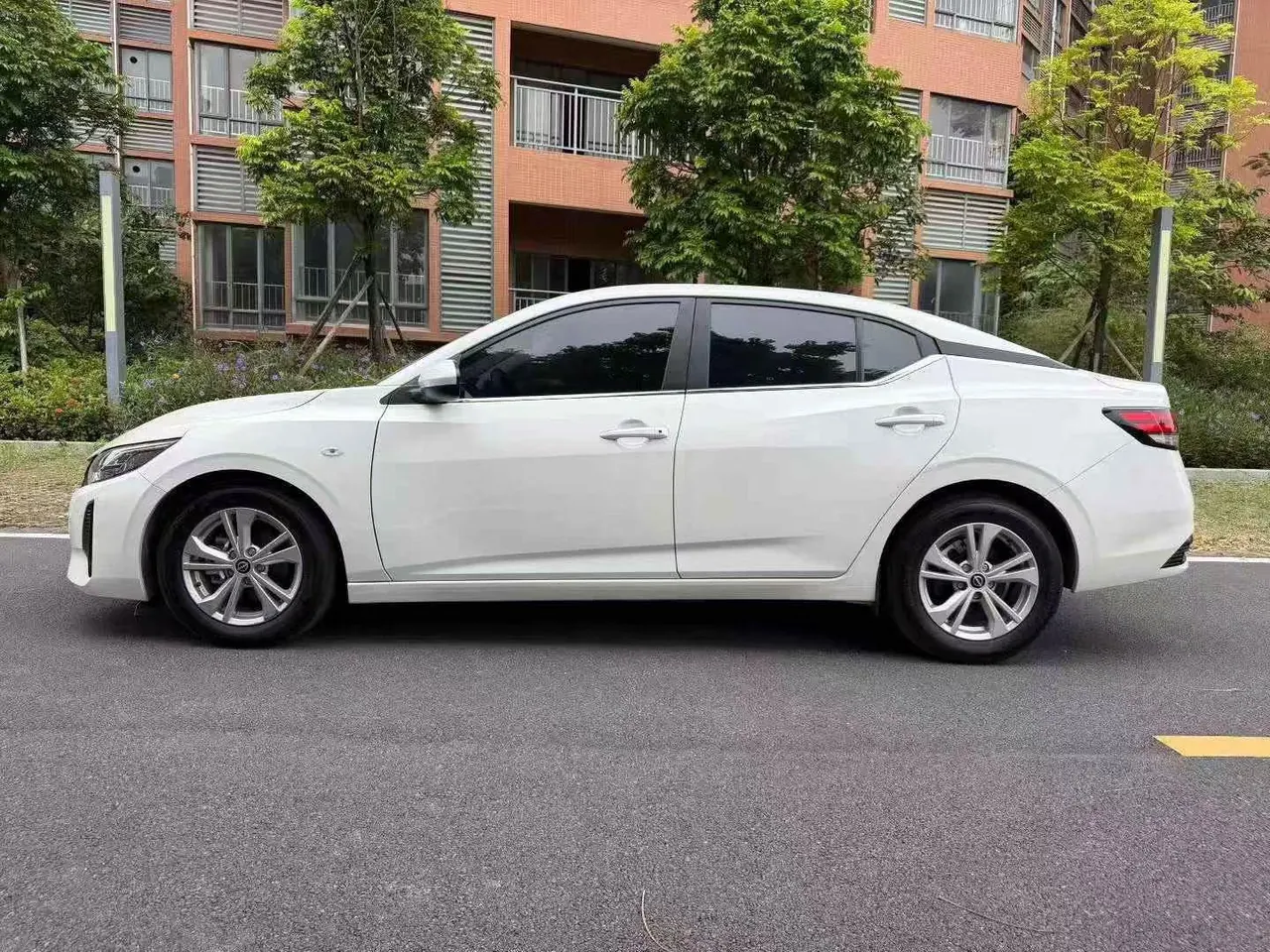 Nissan 2026 Sylphy 1.6 Stepless Pleasant Edition Automatic Gear 6
