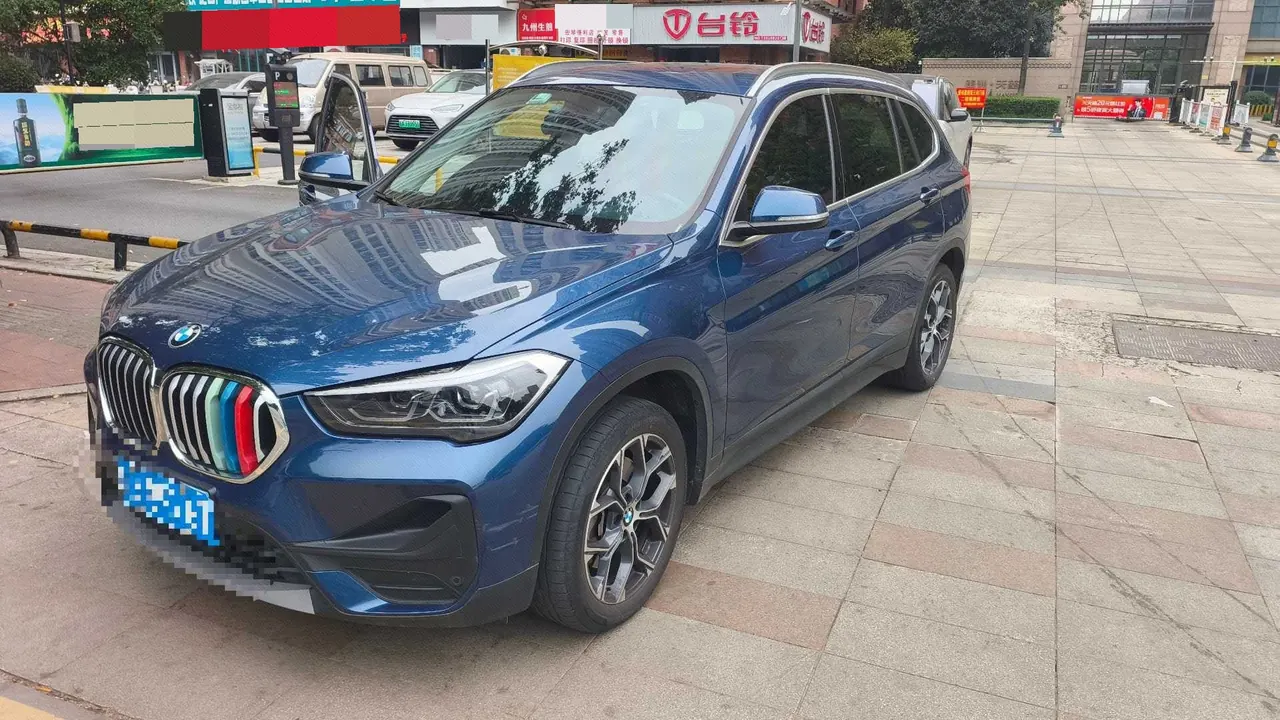 Open image lightbox: BMW 2021 X1 sDrive25Li 2.0T Leading Automatic Gear