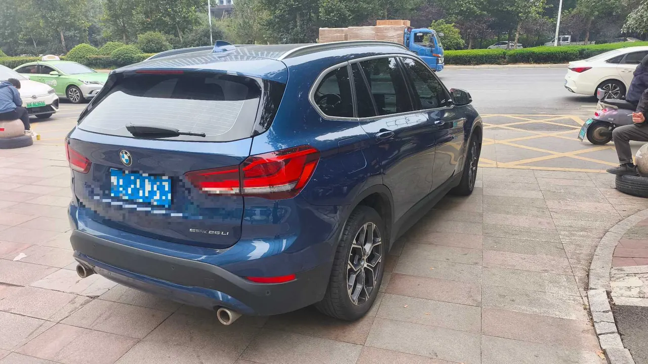 BMW 2021 X1 sDrive25Li 2.0T Leading Automatic Gear 2