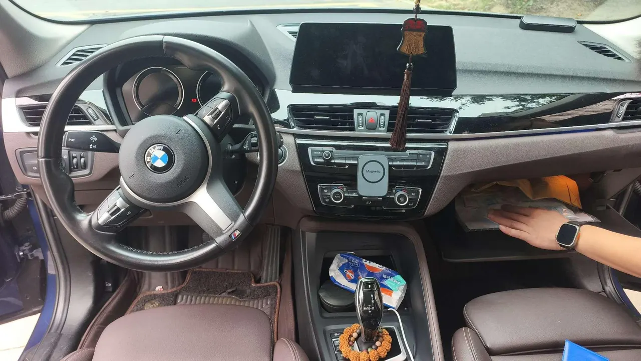 BMW 2021 X1 sDrive25Li 2.0T Leading Automatic Gear 4