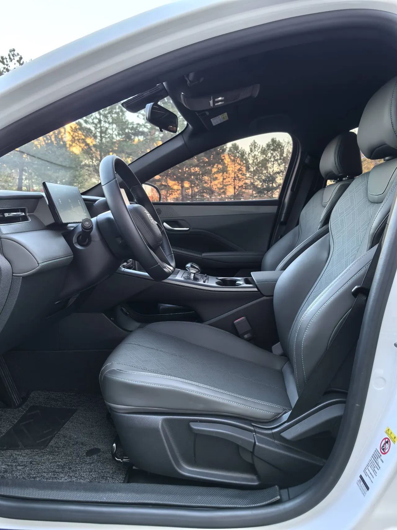 BYD 2025 Qin PLUS DM-i 1.5 stepless intelligent driving version 55KM leading automatic gear 11