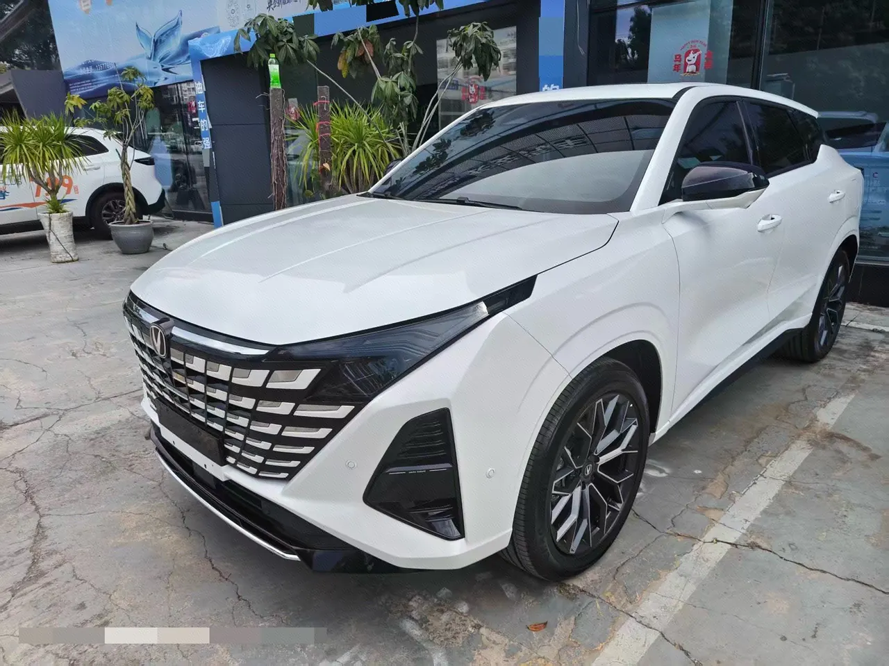 ChangAn 2026 UNI-Z 1.5T smart new blue whale 500Bar PRO automatic gear - View 1