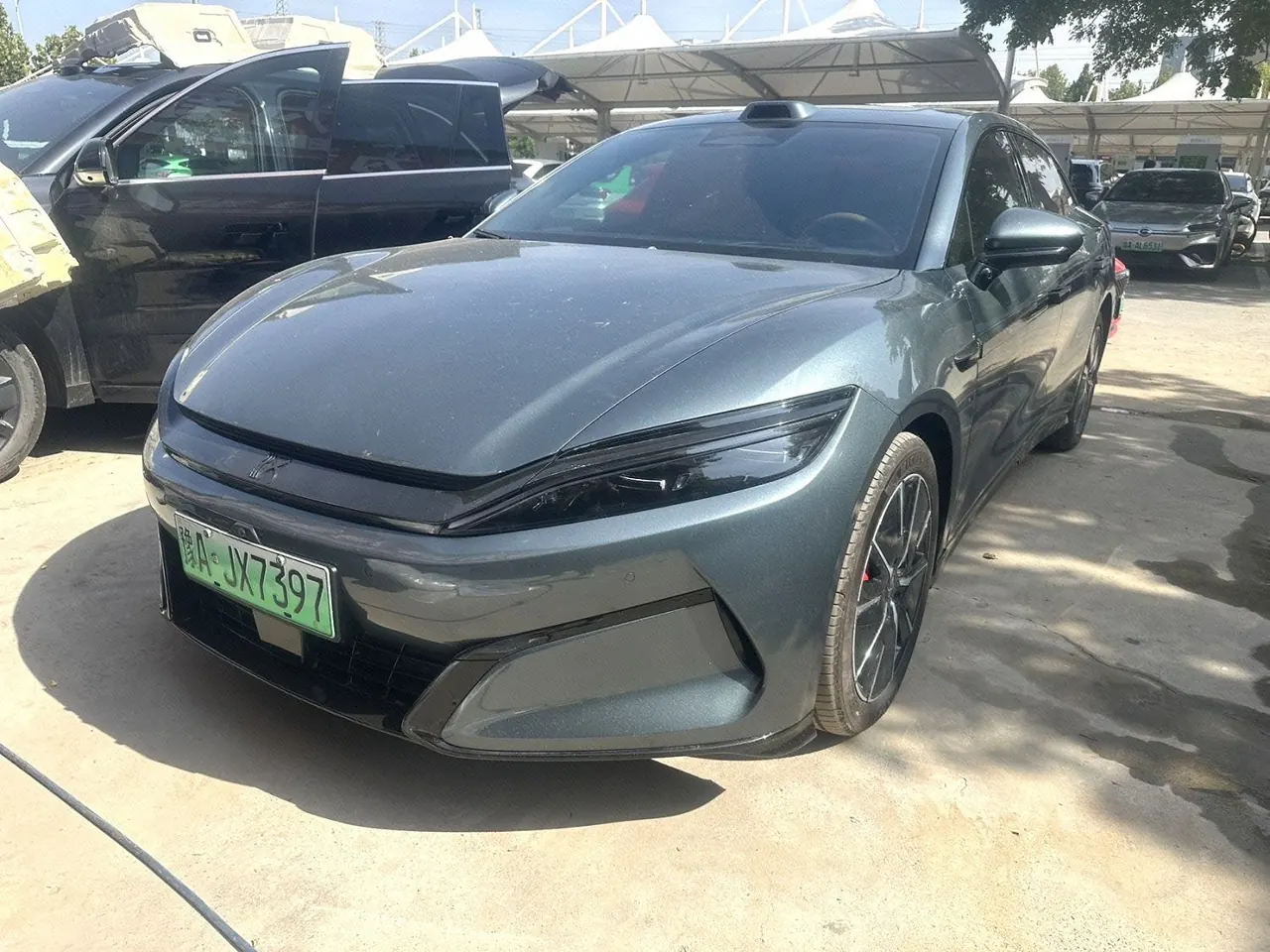 Open image lightbox: BYD 2025 Han l DM-i 1.5T stepless 200KM laser Radar flagship automatic gear