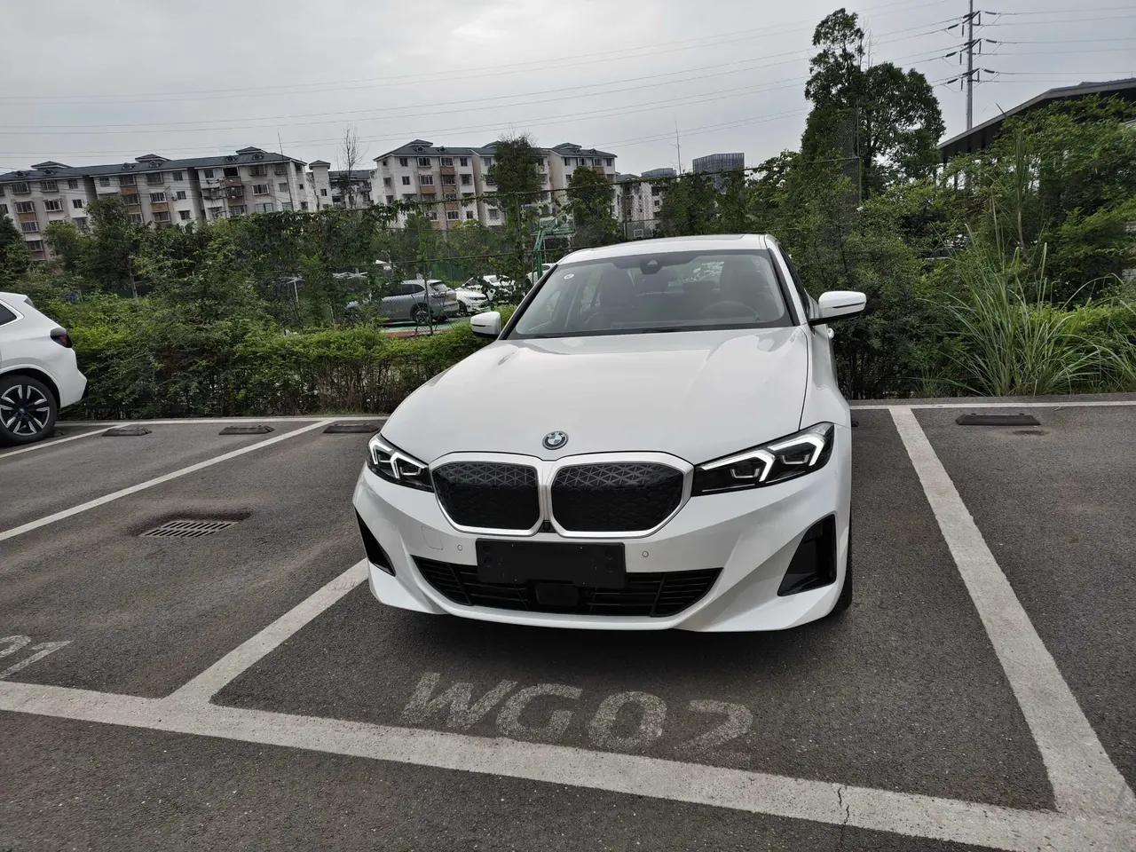 BMW 2025 i3 eDrive 35 L automatic gear 2