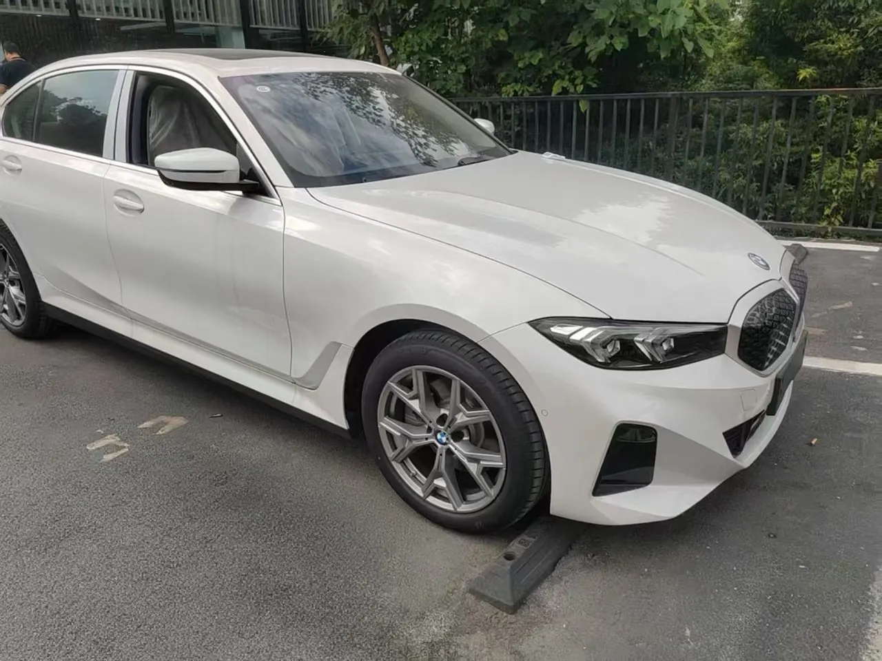 BMW 2025 i3 eDrive 35 L automatic gear 6