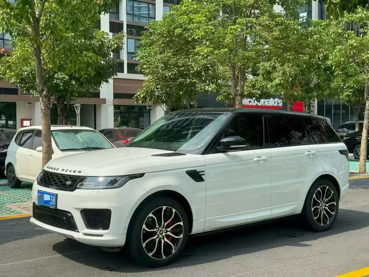 Land Rover Range Rover Sport Edition (Imported) 2022 Range Rover Sport Edition 48V 3.0T L6 Yao Black Edition Automatic Gear - View 1