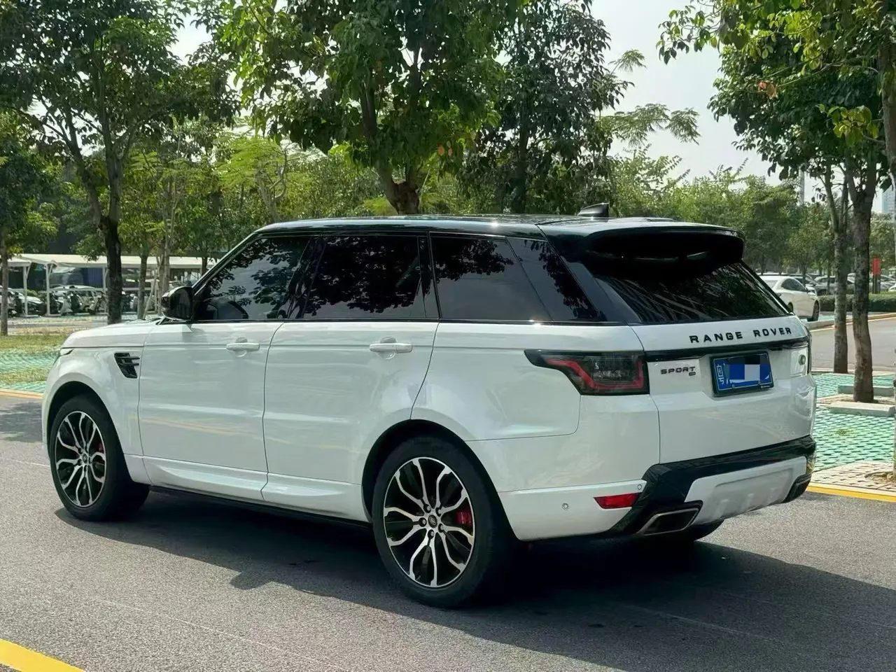 Land Rover Range Rover Sport Edition (Imported) 2022 Range Rover Sport Edition 48V 3.0T L6 Yao Black Edition Automatic Gear 8