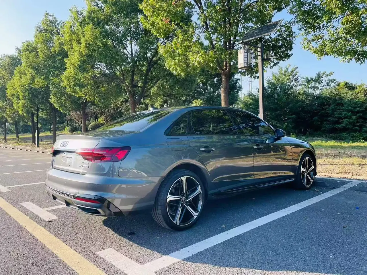 Audi 2024 A4L 2.0TFSI 40TFSI Deluxe Dynamic Automatic 3