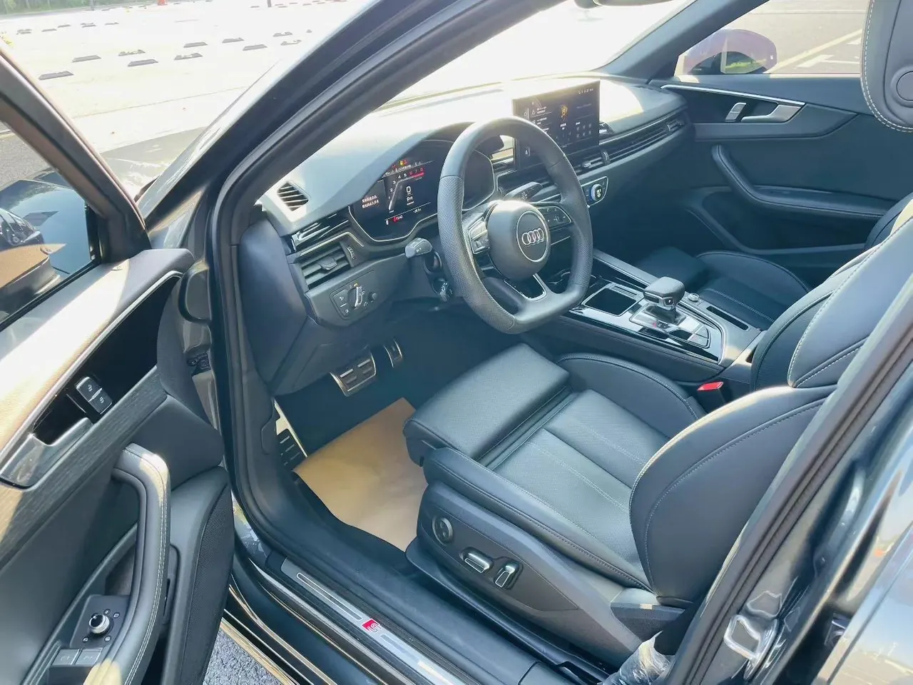 Audi 2024 A4L 2.0TFSI 40TFSI Deluxe Dynamic Automatic 4