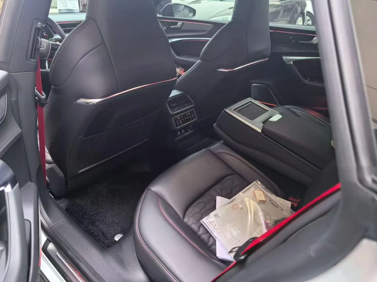 Audi 2024 A7L 2.0TFSI 45TFSI Quattro S-line see far type obsidian black set automatic gear 3
