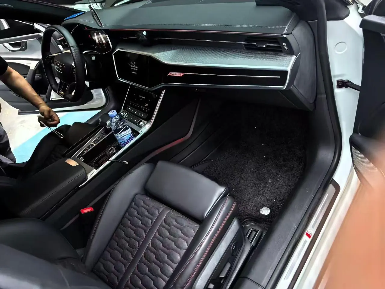 Audi 2024 A7L 2.0TFSI 45TFSI Quattro S-line see far type obsidian black set automatic gear 4