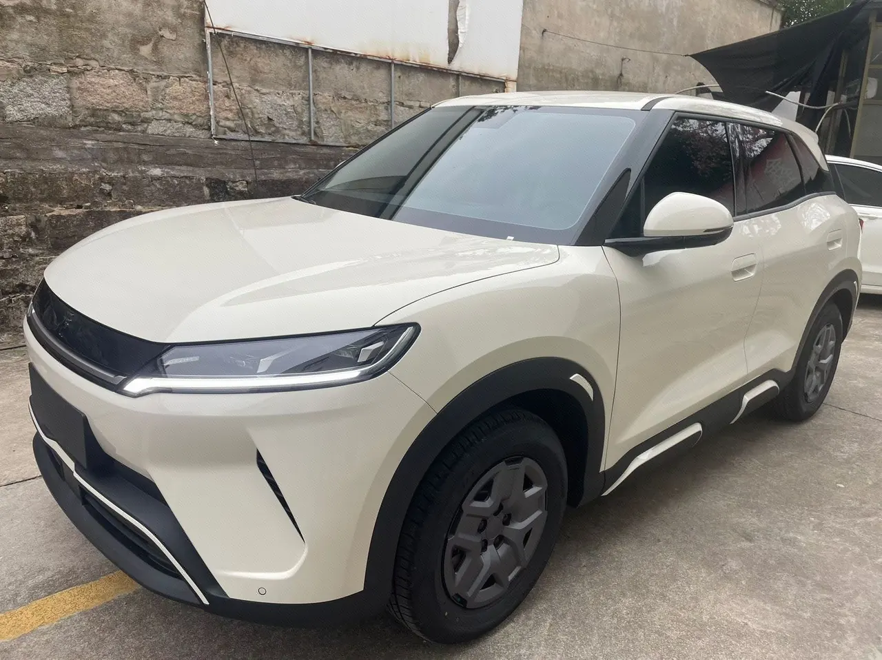 BYD 2025 Yuan UP 301KM Pilot Automatic Gear - View 1