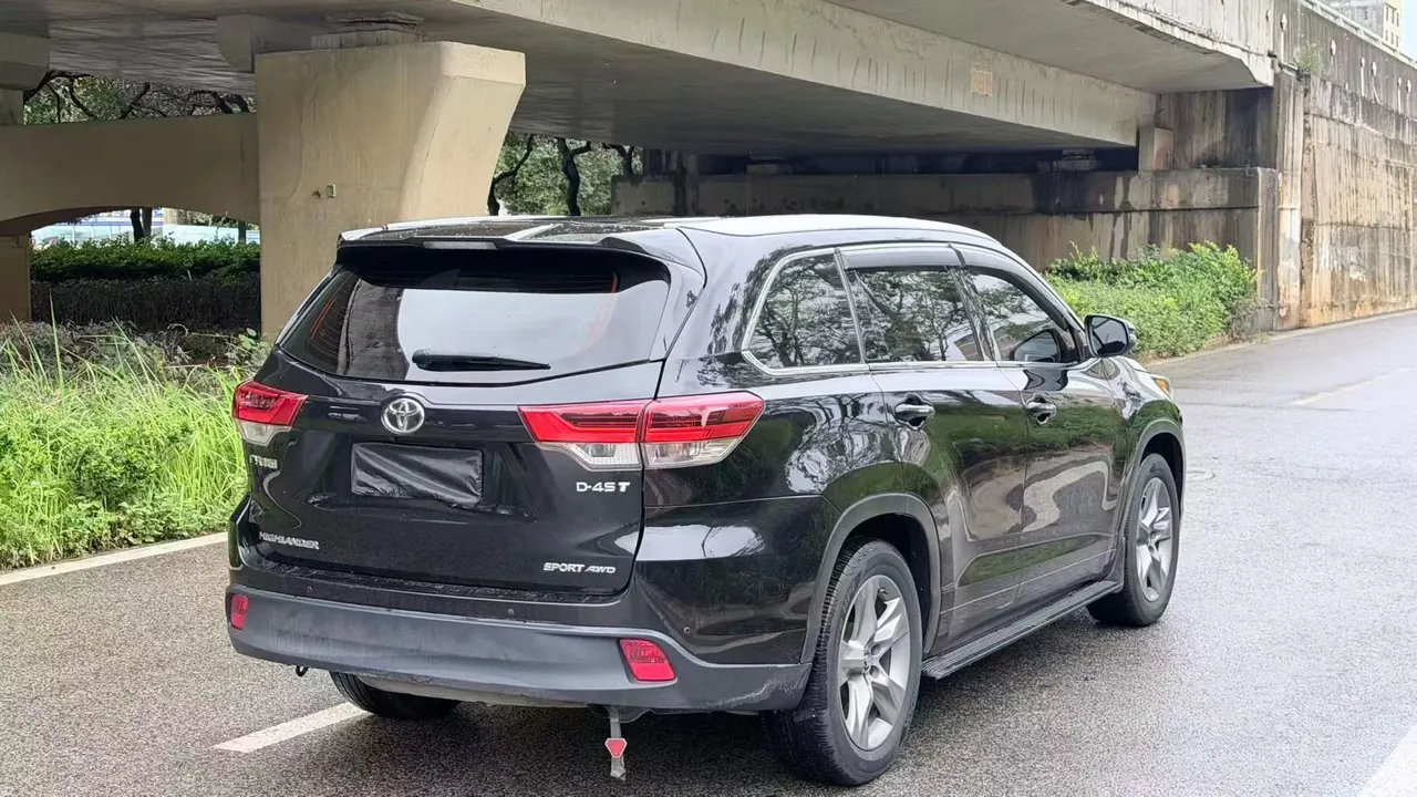 Toyota 2021 Highlander 2.0T 4-wheel drive deluxe 7-seat automatic gear 4