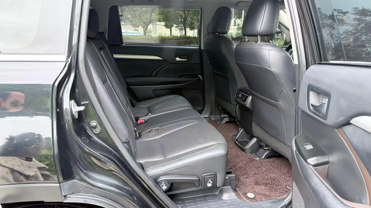 Toyota 2021 Highlander 2.0T 4-wheel drive deluxe 7-seat automatic gear 6