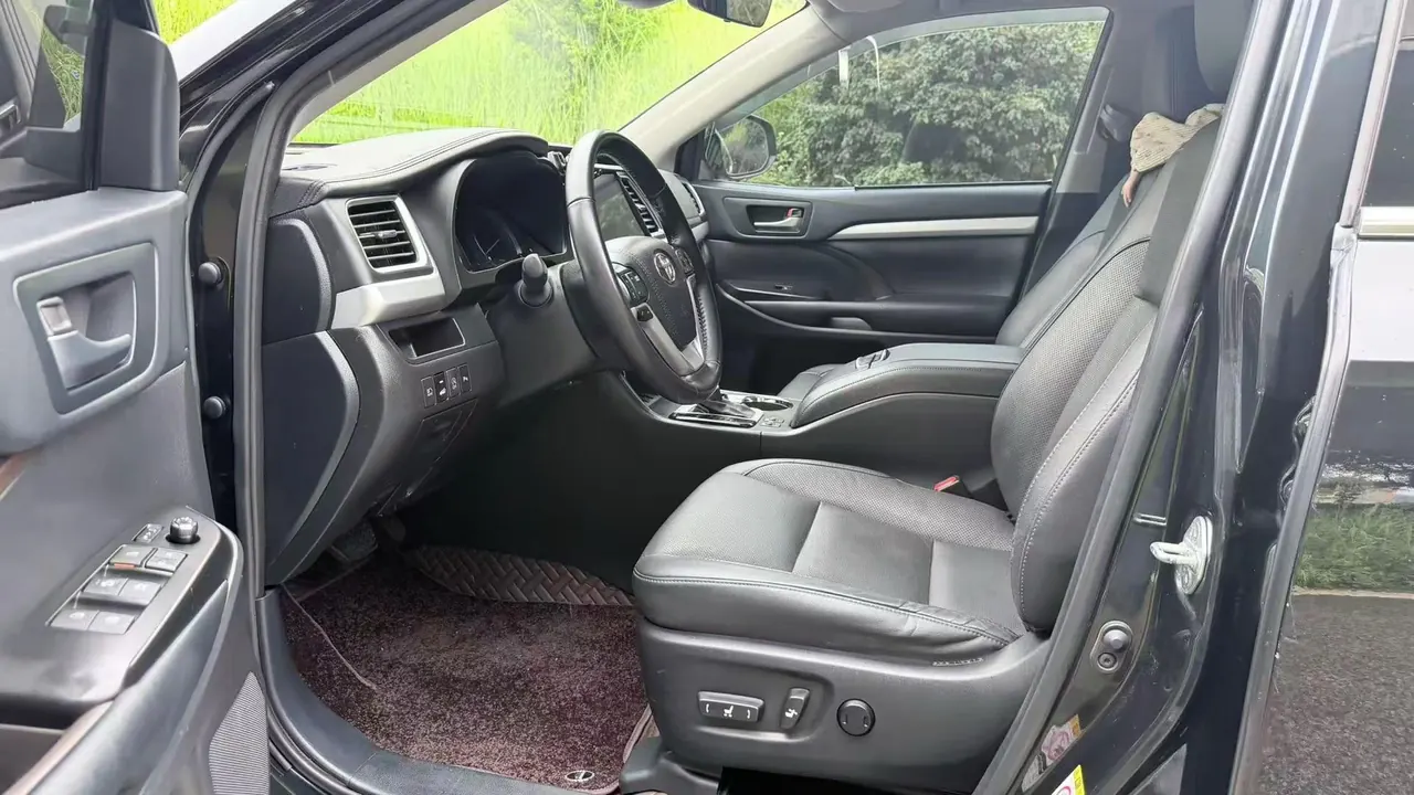 Toyota 2021 Highlander 2.0T 4-wheel drive deluxe 7-seat automatic gear 8