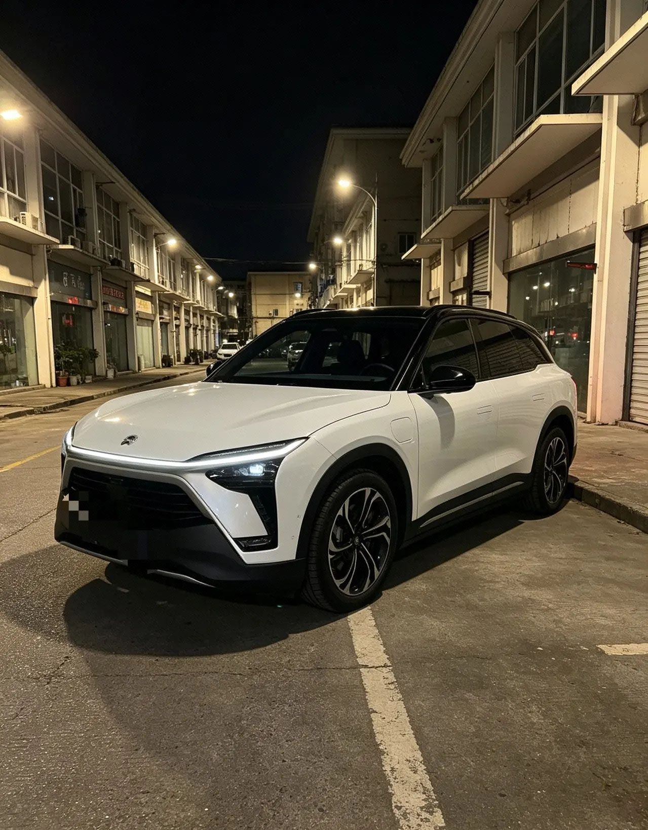 NIO 2022 ES8 Pilot Edition 75kWh 6-seat Automatic Gear - View 1