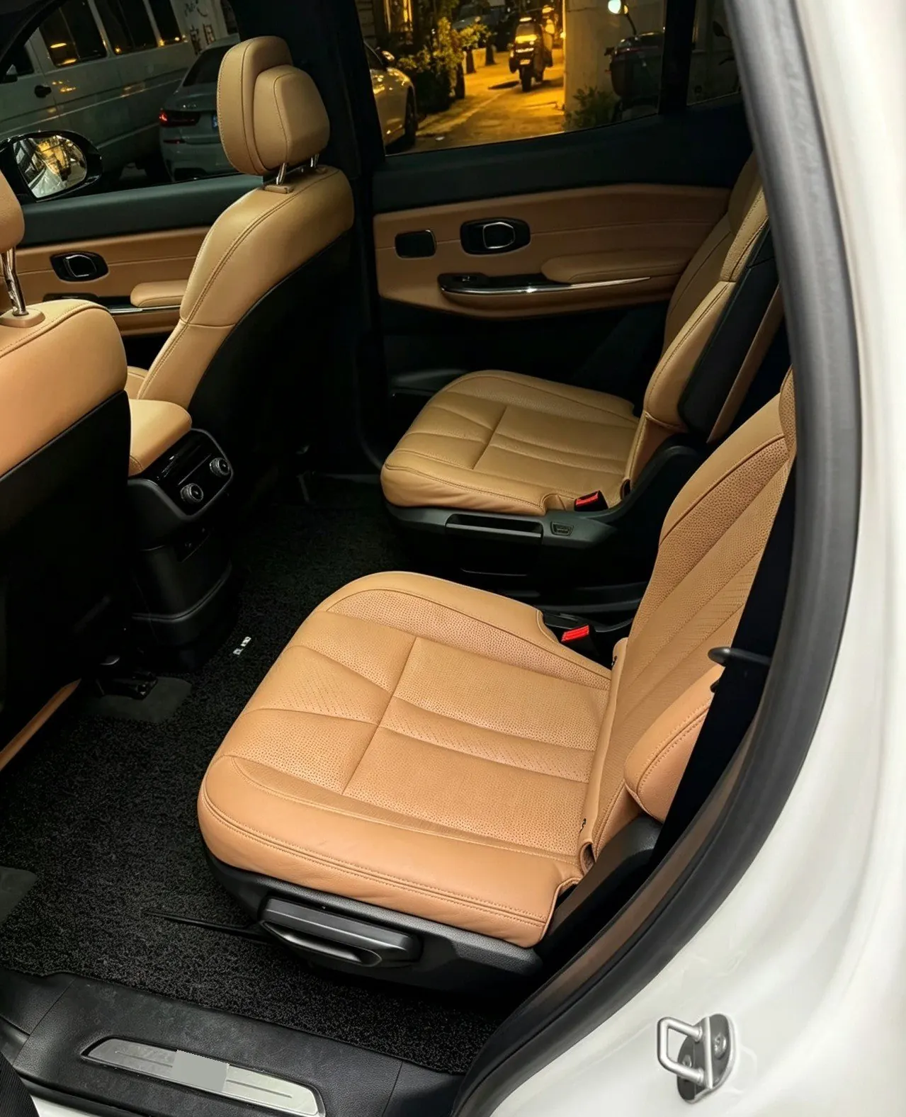 NIO 2022 ES8 Pilot Edition 75kWh 6-seat Automatic Gear 3