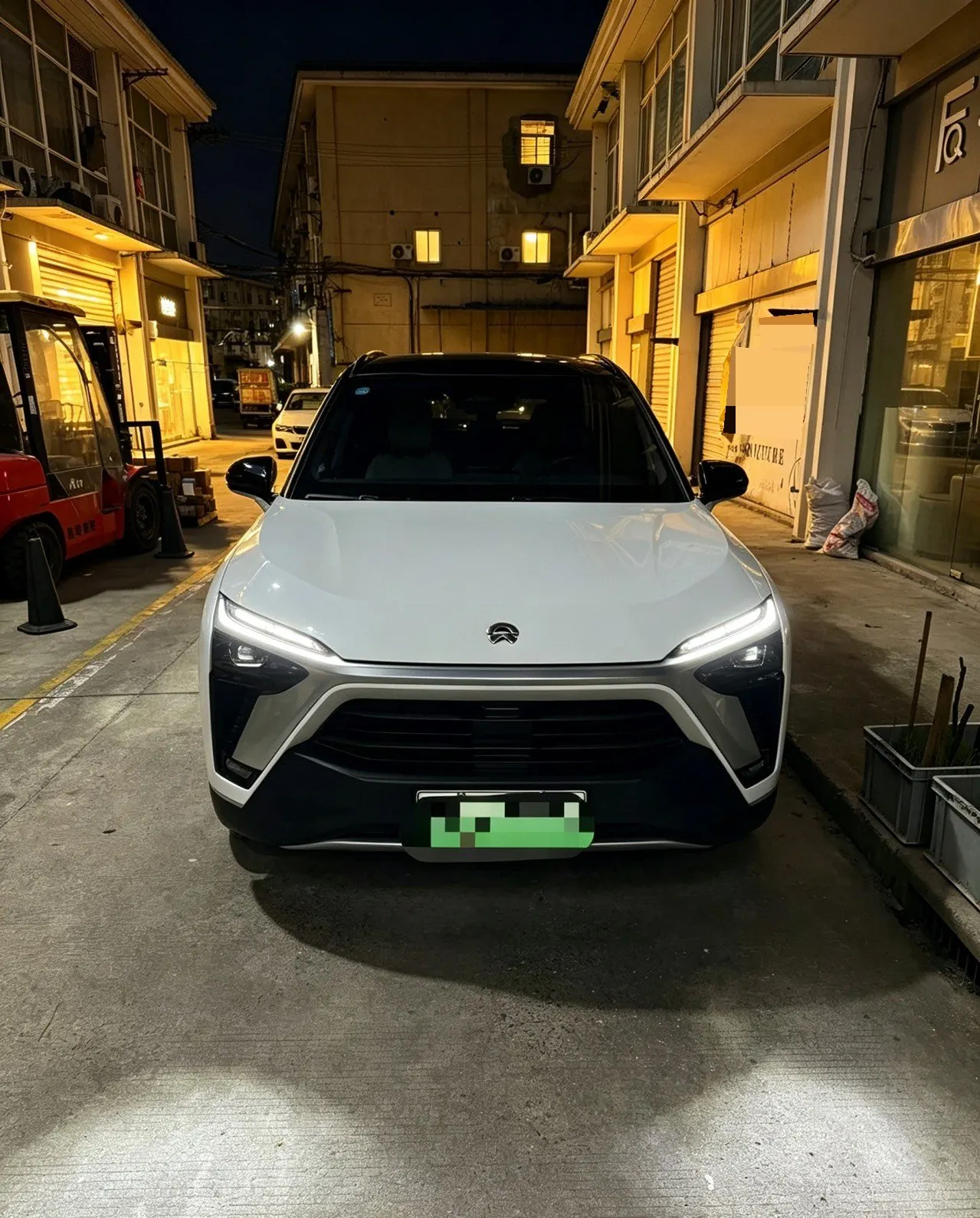 NIO 2022 ES8 Pilot Edition 75kWh 6-seat Automatic Gear 7