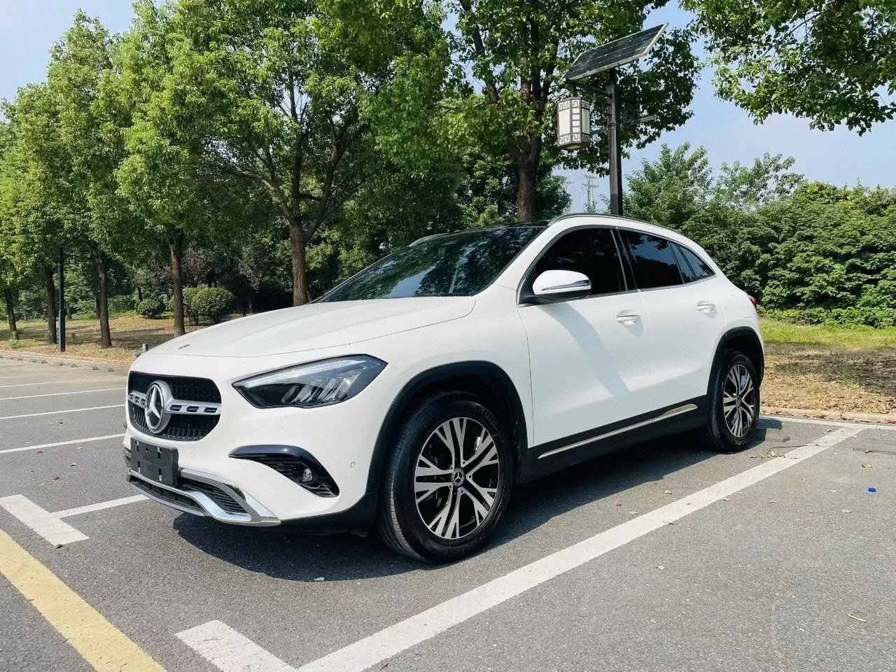 Mercedes Benz 2024 GLA 220 2.0T automatic gear - View 1