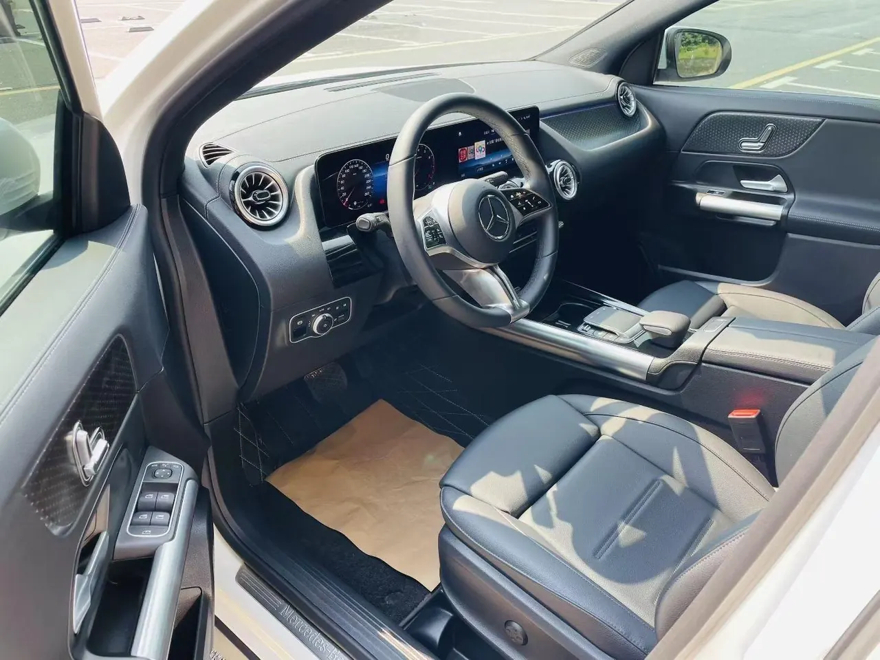 Mercedes Benz 2024 GLA 220 2.0T automatic gear 5