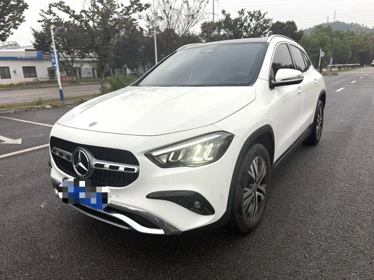Mercedes Benz 2025 GLA 220 2.0T automatic gear - View 1