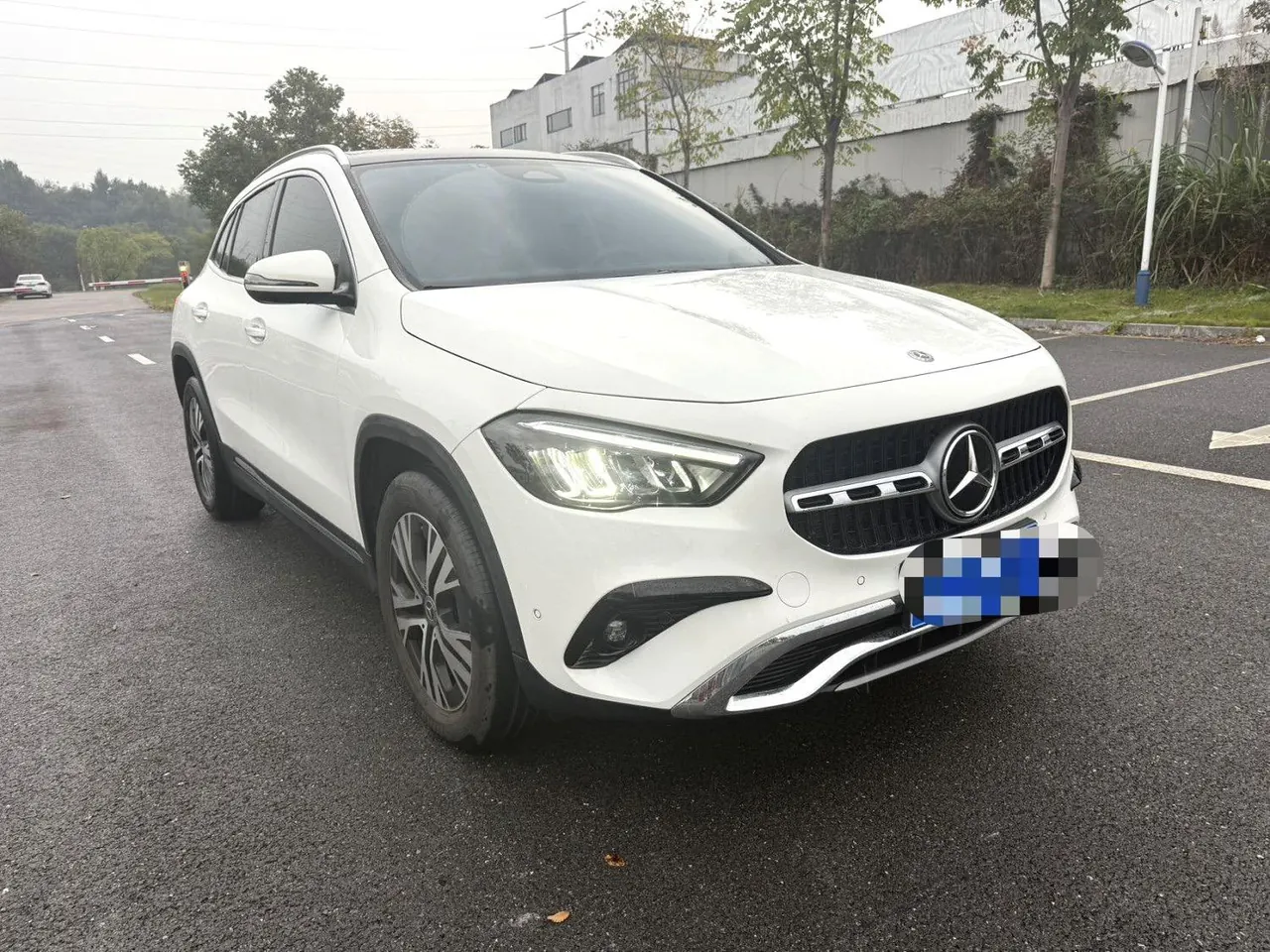 Mercedes Benz 2025 GLA 220 2.0T automatic gear 2
