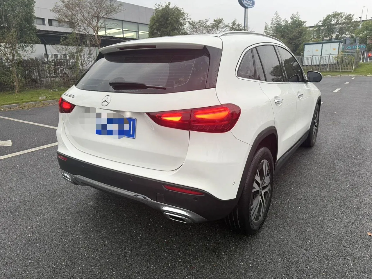 Mercedes Benz 2025 GLA 220 2.0T automatic gear 4