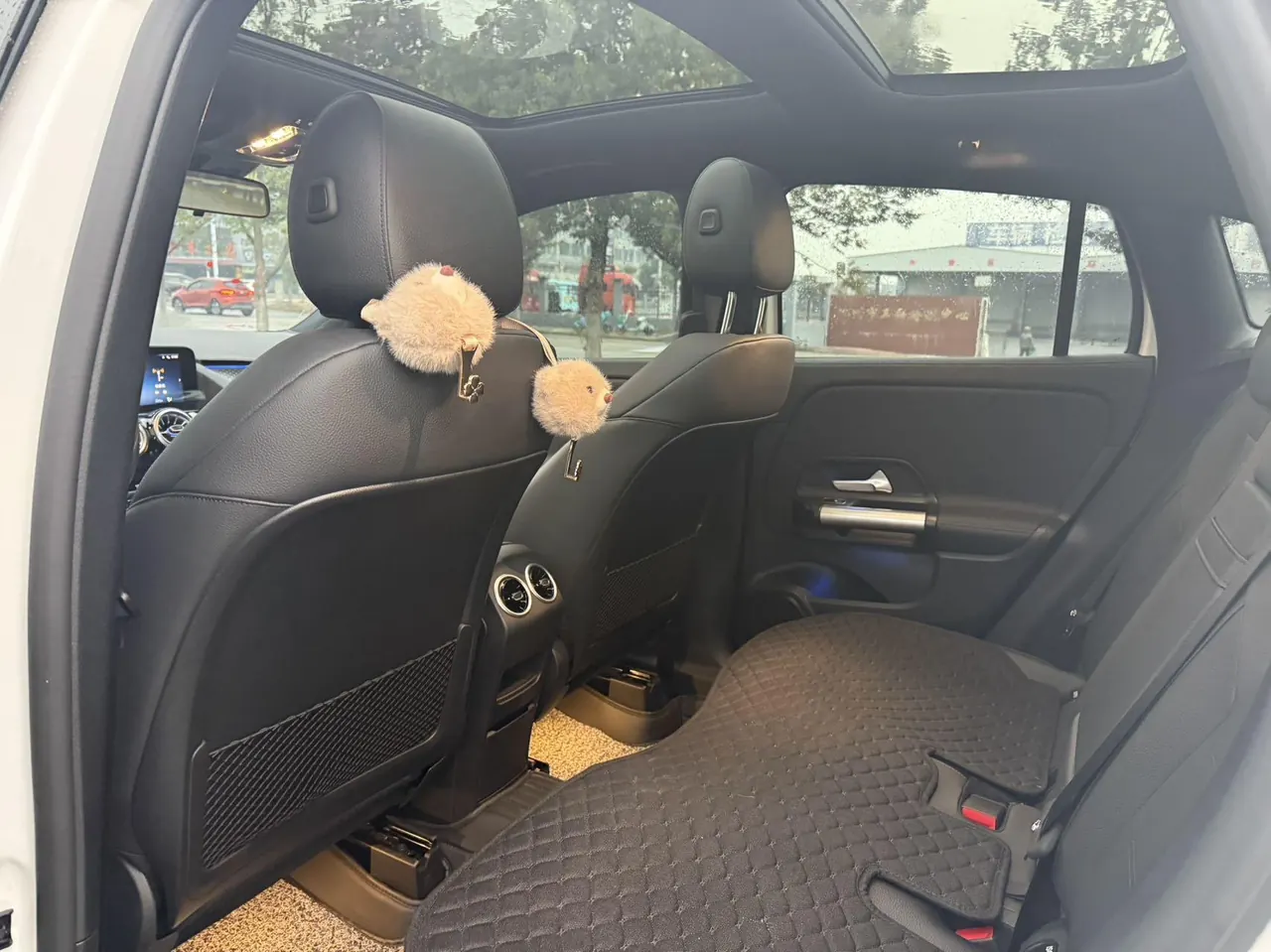 Mercedes Benz 2025 GLA 220 2.0T automatic gear 8
